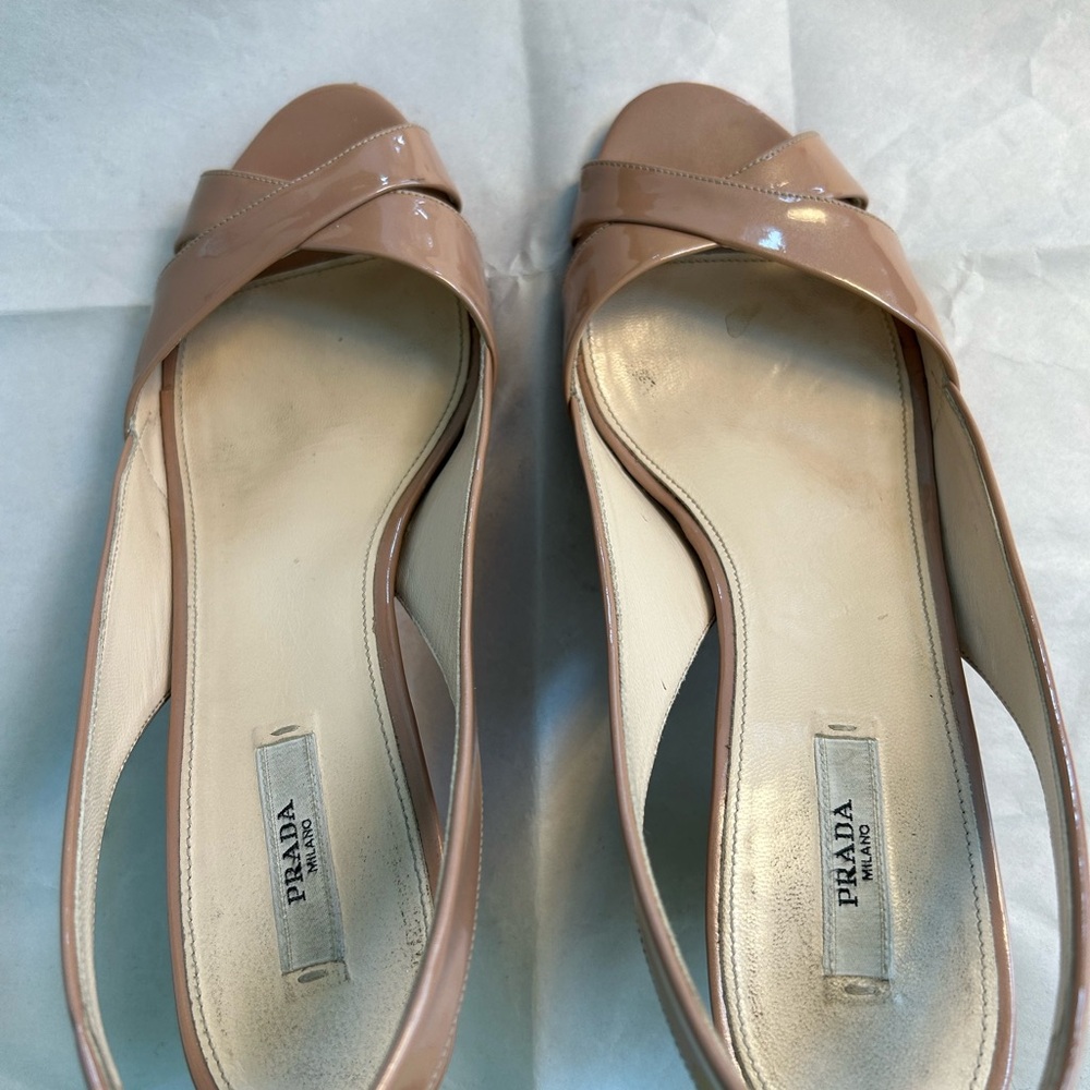 GORGEOUS PRADA NUDE PATENT LEATHER PEEP TOE WEDGE SLING BACK SIZE 38 1/2